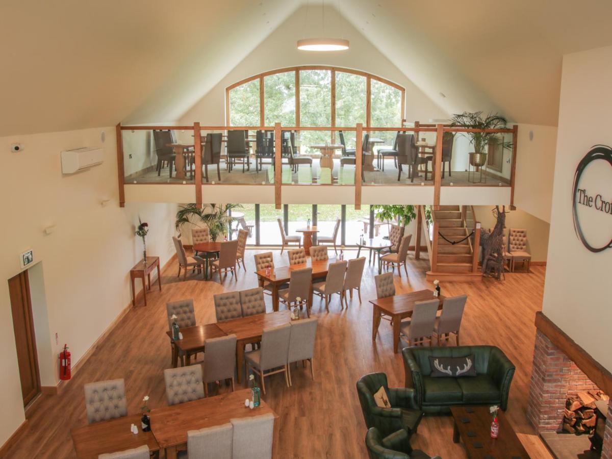 Oak Lodge Hadnall Ngoại thất bức ảnh