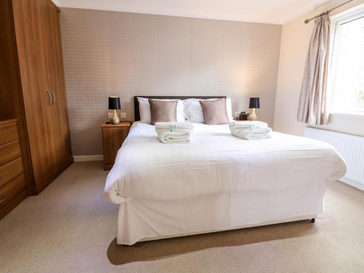 Oak Lodge Hadnall Ngoại thất bức ảnh