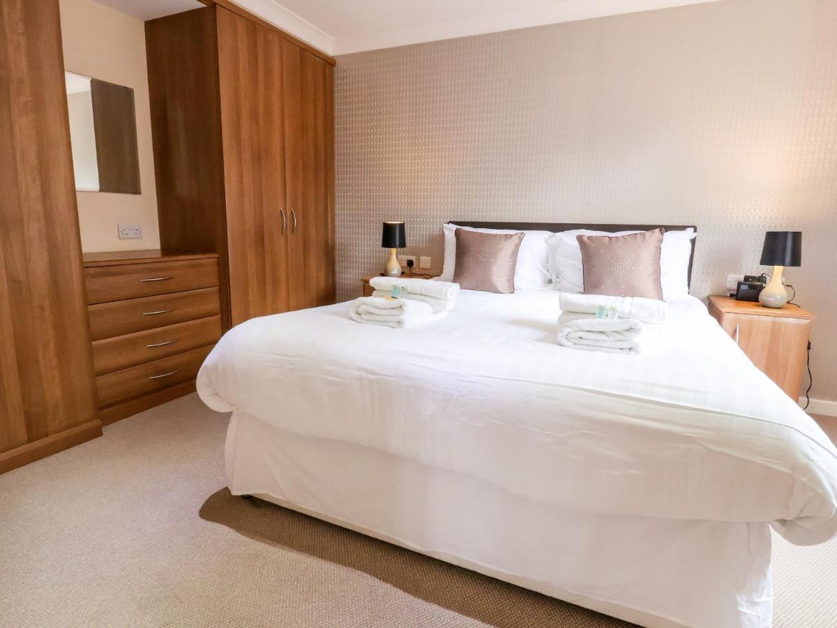 Oak Lodge Hadnall Ngoại thất bức ảnh